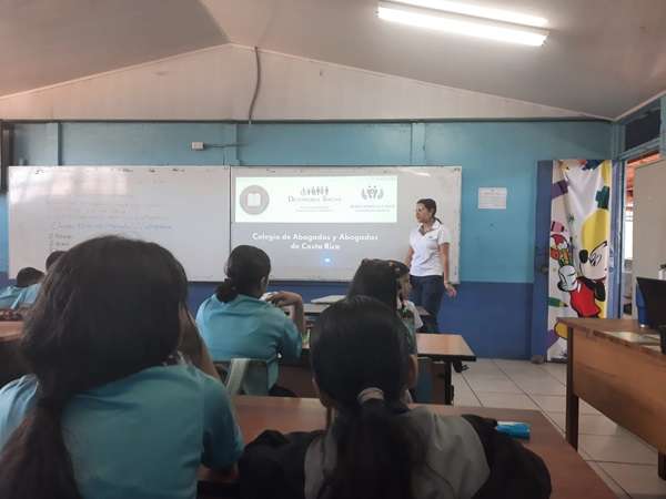 Estudiantes de sexto año reciben charla sobre Bullying Penal Juvenil