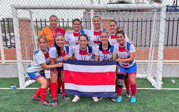 Equipo femenino del Colegio obtiene  subcampeonato en torneo internacional